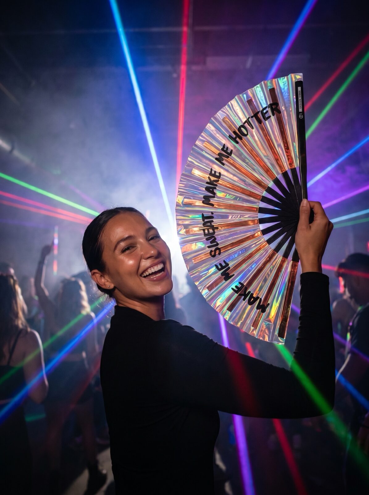 Festival Fan “MAKE ME SWEAT” holografisch rosé goud – Rave – Weergave 2