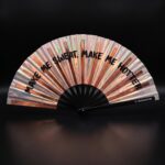 Festival Fan “MAKE ME SWEAT” holografisch rosé goud – Rave – Weergave 1