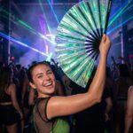 Festival Fan holografisch groen – iriserende accessoire voor Rave – Weergave 2