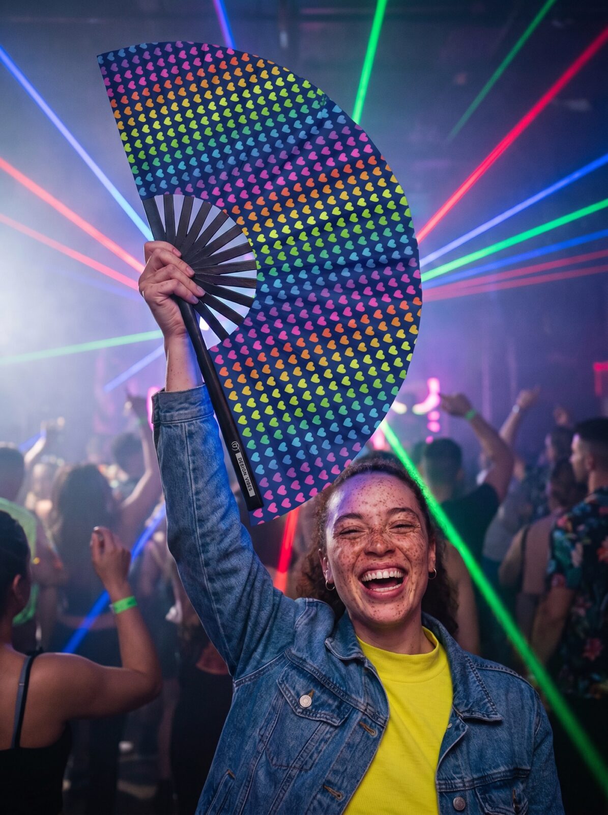 Festival Fan donkerblauw met regenboog hartjes – CSD & Pride – Weergave 2