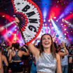 Festival Fan “BANG” comic in rood en wit – Rave & party accessoire – Weergave 4