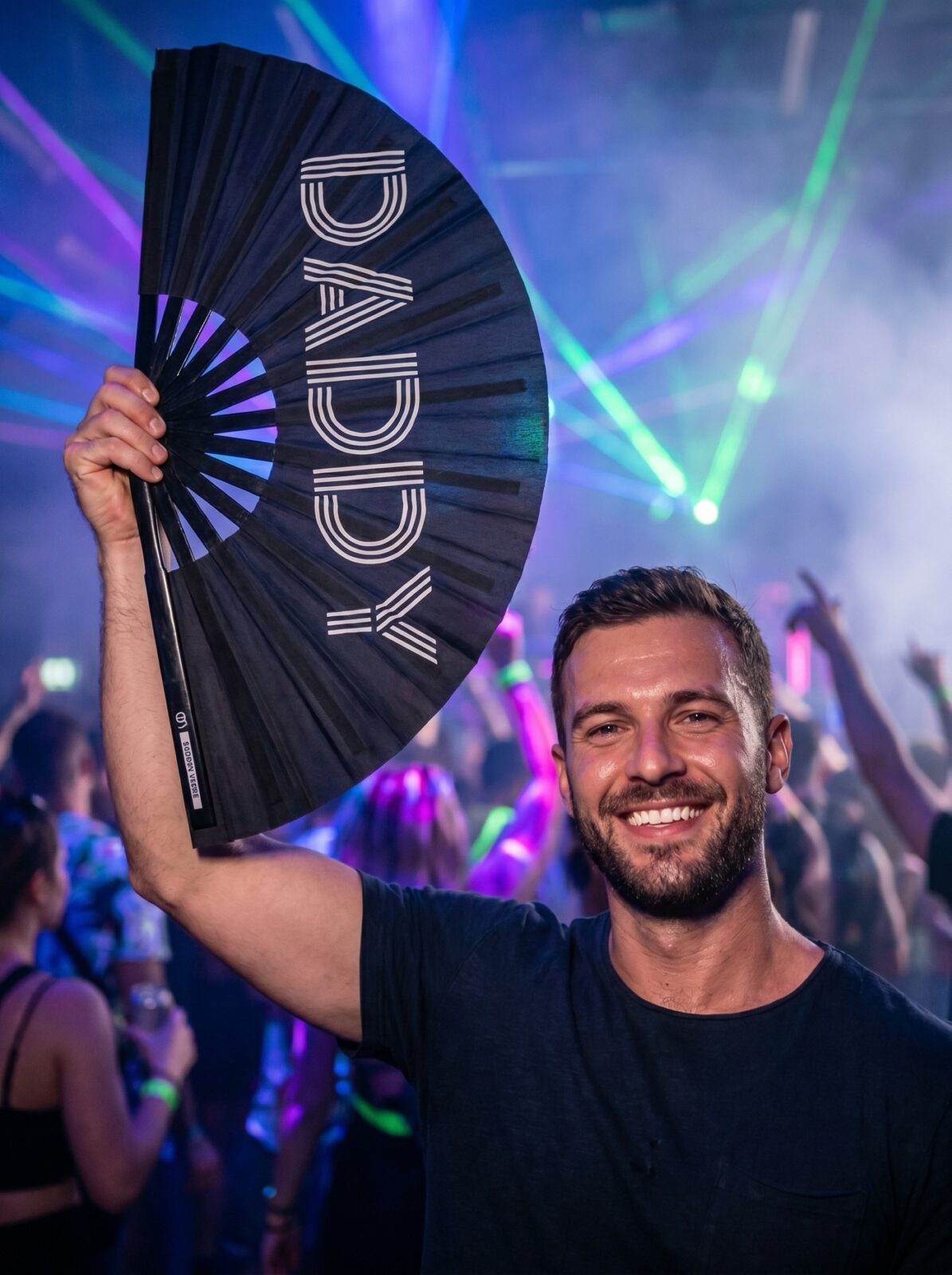 Festival Fan “DADDY” in zwart – Rave & Pride accessoire – Weergave 2