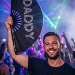 Festival Fan “DADDY” in zwart – Rave & Pride accessoire – Weergave 2