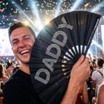 Festival Fan “DADDY” in zwart – Rave & Pride accessoire – Weergave 4