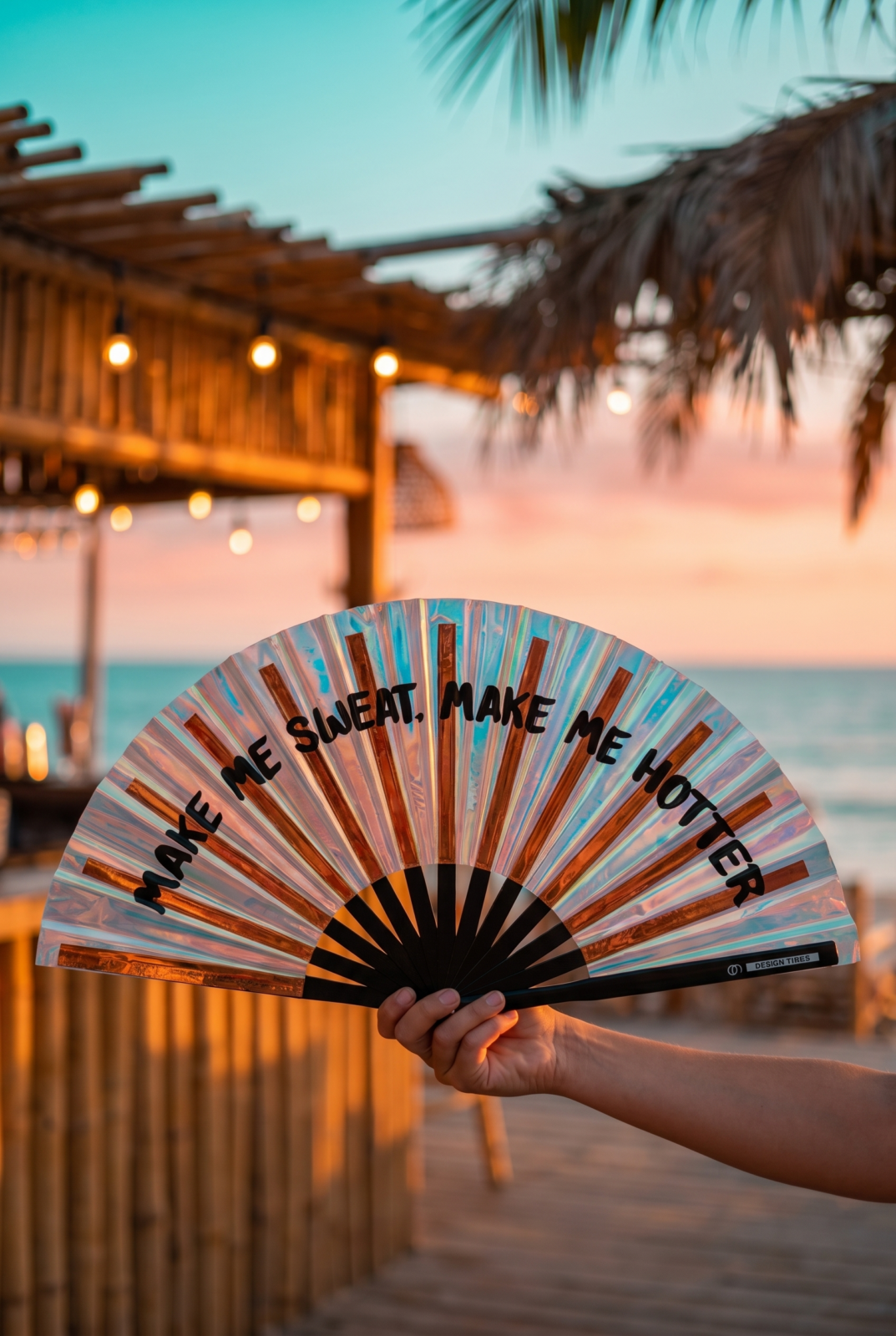 Festival Fan “MAKE ME SWEAT” holografisch rosé goud – Rave – Weergave 5