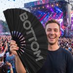 Festival Fan “BOTTOM” in zwart – CSD & Rave accessoire – Weergave 4