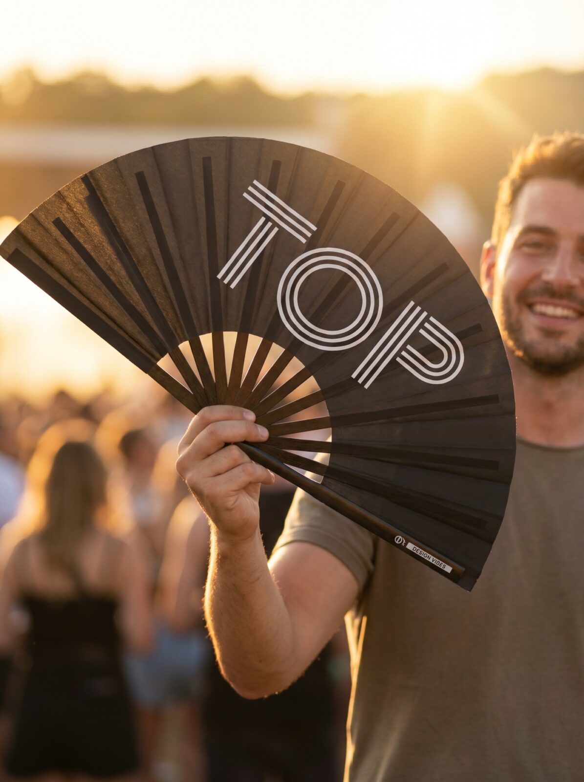 Festival Fan “TOP” in zwart – Rave & Pride statement – Weergave 3