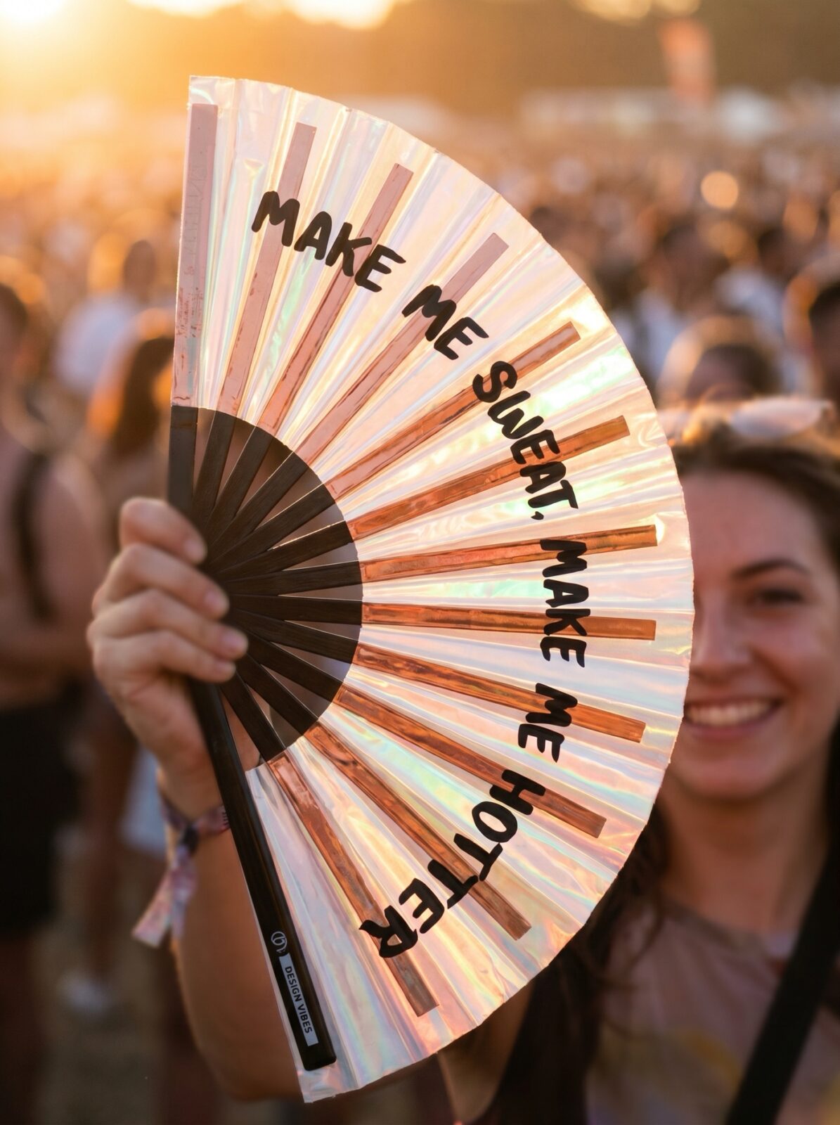 Festival Fan “MAKE ME SWEAT” holografisch rosé goud – Rave – Weergave 3
