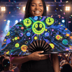 Festival Fans met neon-acid-smileys in het zwart voor Techno & Rave, Weergave 4