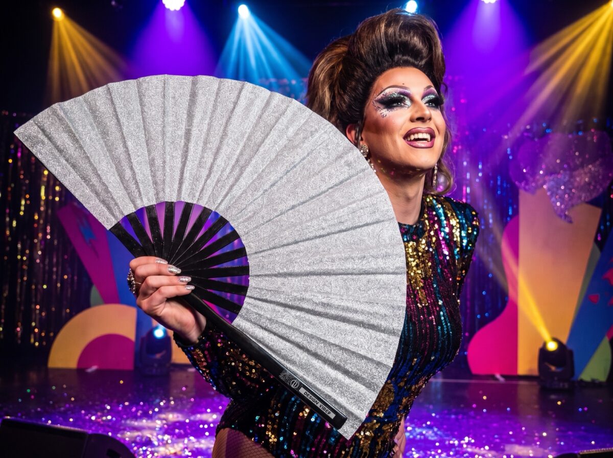 Festival Fan in zilver met glitter, een sprankelend accessoire voor raves en CSD, Weergave 5