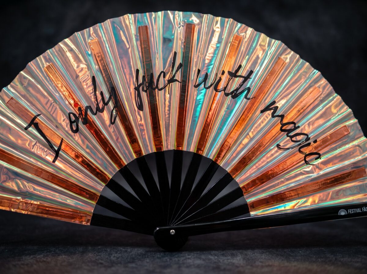 Festival Fan „I only fuck with magic“ Holo-koper voor raves en festivals, Weergave 6