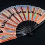Festival Fan „IF LOST, COME DANCE WITH ME“ Holo-koper voor festivals en Raves, Weergave 6
