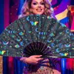 Festival Fans met maan & vlinders, regenboog op zwart, voor festivals & boho, Weergave 5