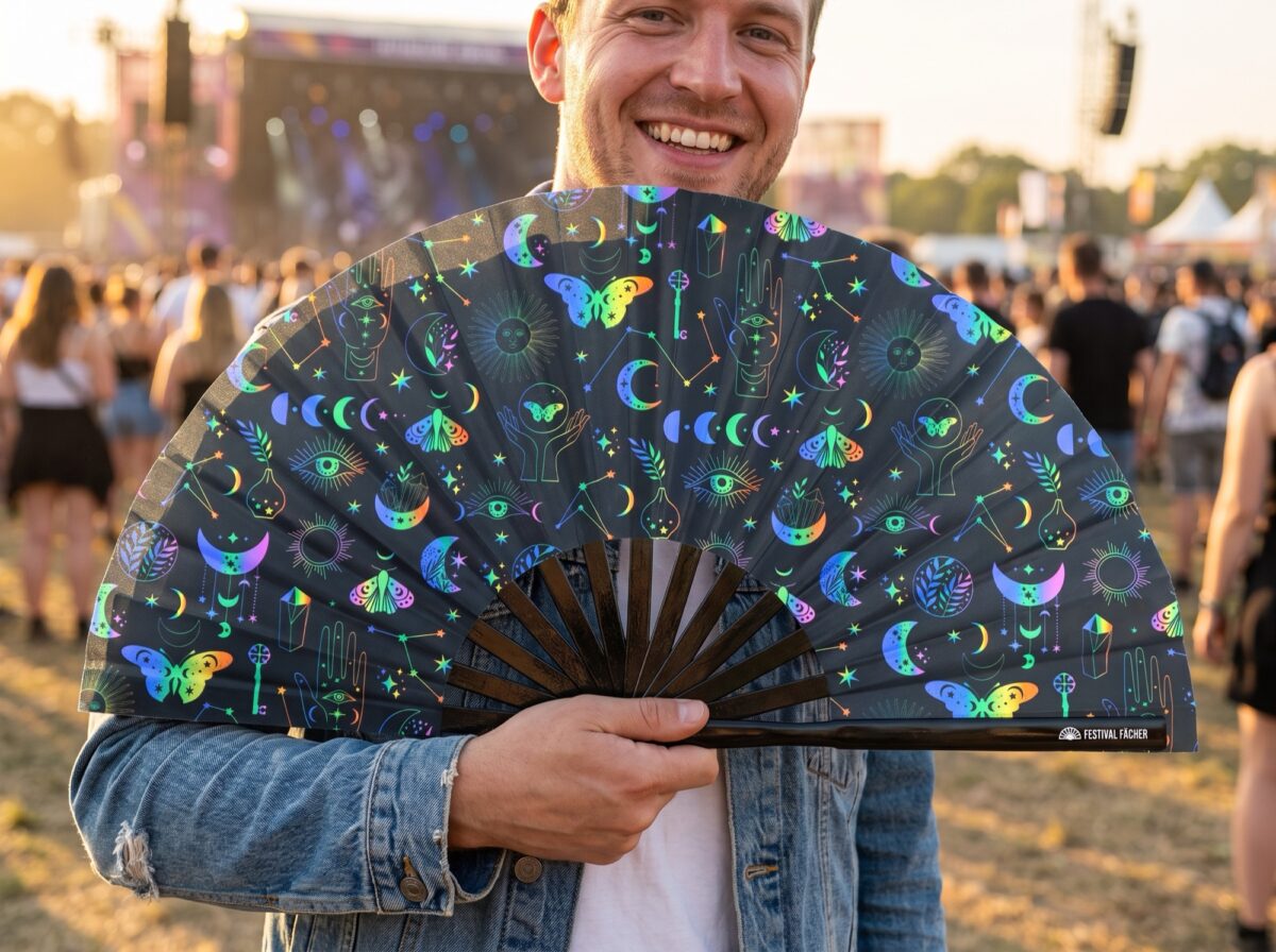 Festival Fans met maan & vlinders, regenboog op zwart, voor festivals & boho, Weergave 3