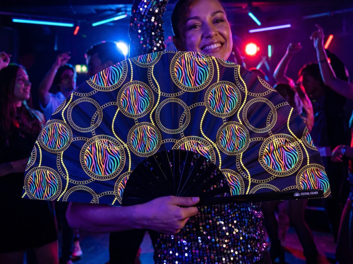 Festival Fans met neonkringen in zwart voor Techno & Rave, Weergave 2