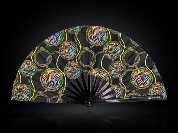 Festival Fans met neonkringen in zwart voor Techno & Rave