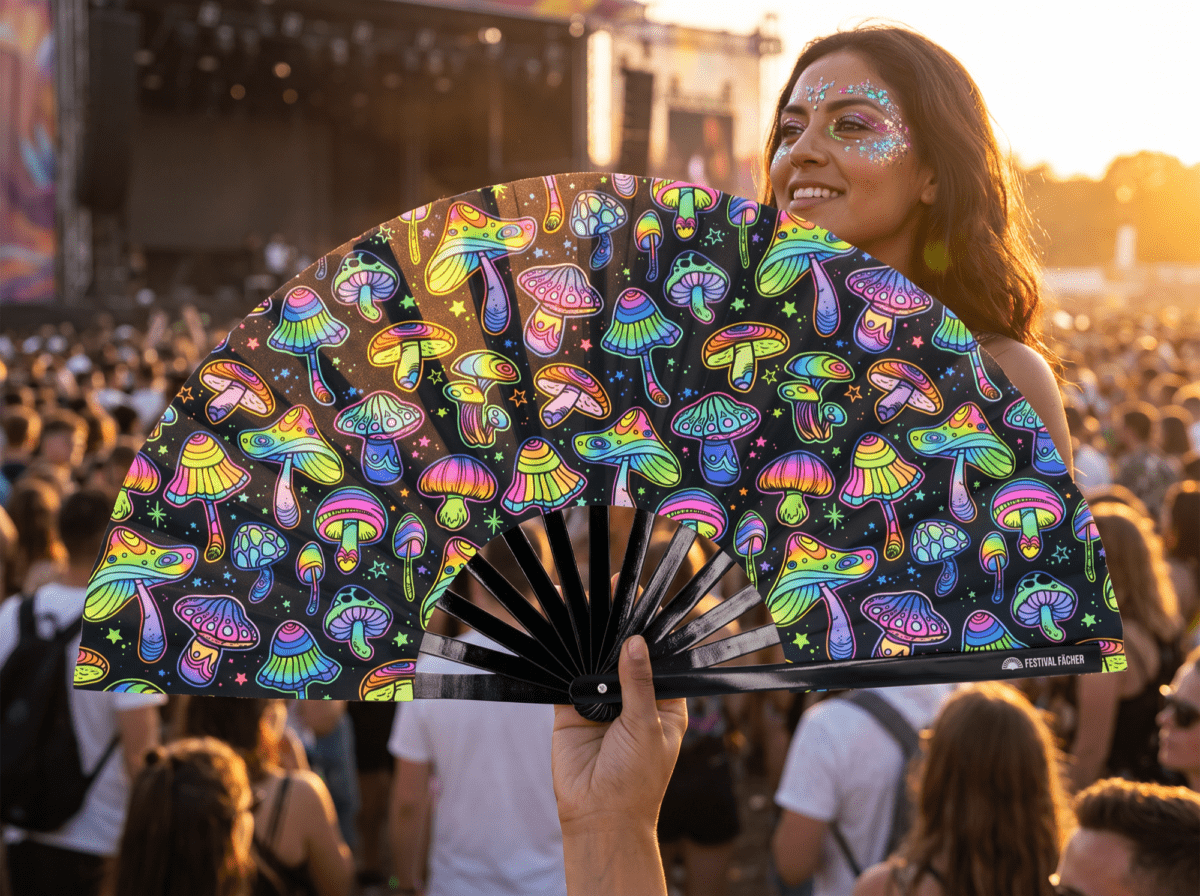 Festival Fans met neonpaddenstoelen, kleurrijk op zwart, voor psytrance & goa, Weergave 3