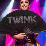 Festival Fan „TWINK” in zwart, met een rave- en Pride-statement, Weergave 5