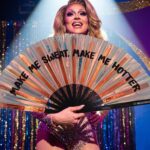 Festival Fan „MAKE ME SWEAT” holografisch rosé goud, Rave, Weergave 5