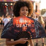 Festival Fan „TWINK DEATH“ Zwart voor Techno & Rave, Weergave 3
