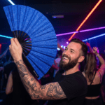 Festival Fan in koningsblauw met glitter voor festivals en feestjes, Weergave 2