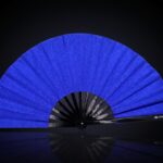 Festival Fan in koningsblauw met glitter voor festivals en feestjes, Weergave 1